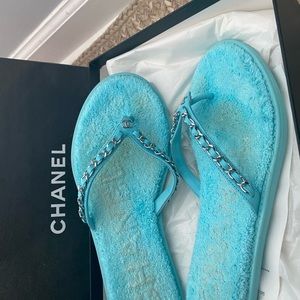 Chanel flip flops worn two times like new
